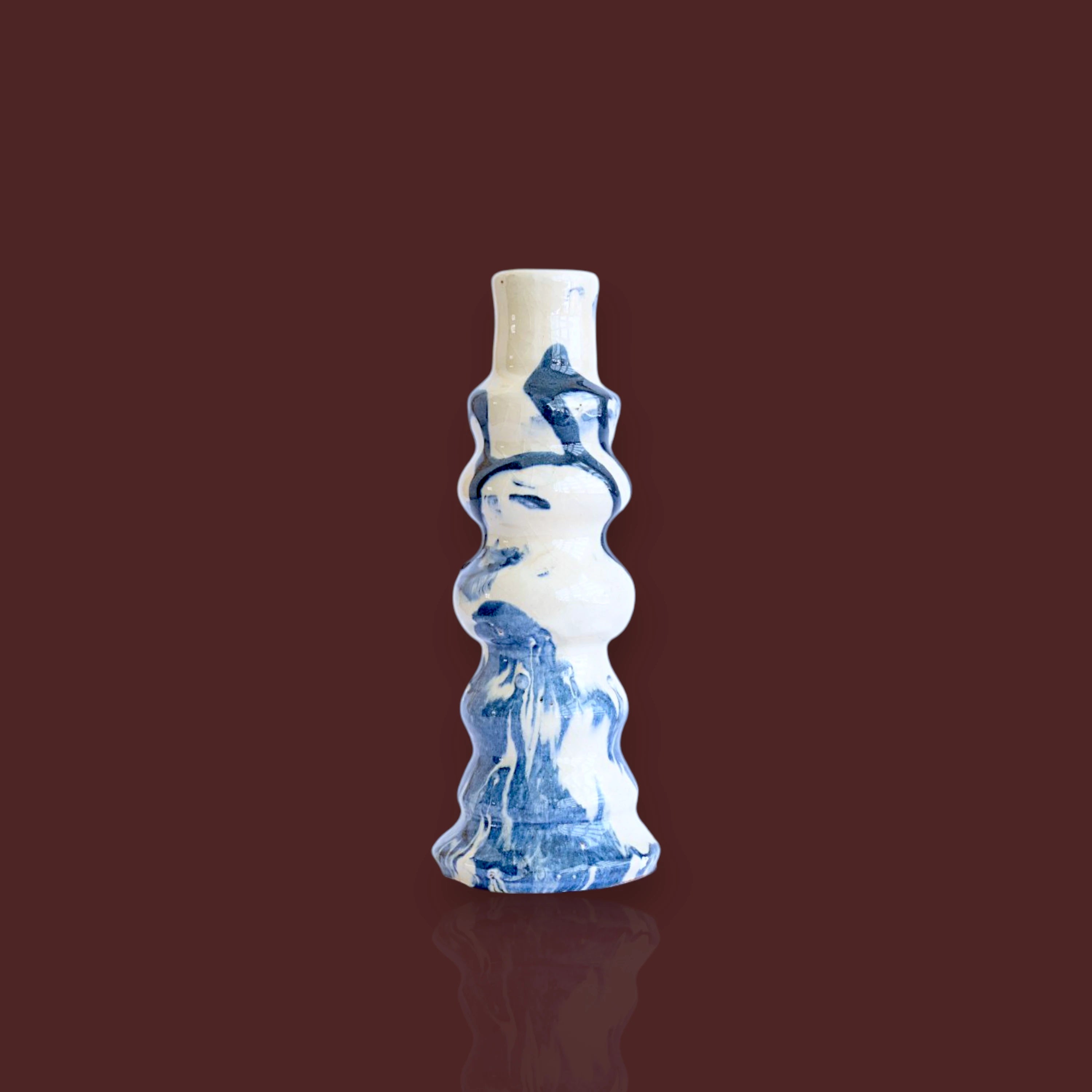 Candelabro ondulado Huelva marmolado de cerámica artesanal color azul